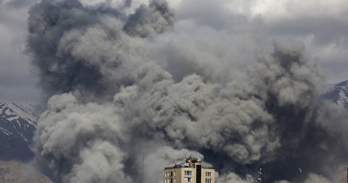 Iranul pune condiții pentru încheierea conflictului cu SUA și Israel Președintele iranian, Masoud Pezeshkian, a prezentat miercuri seară, trei condiții pentru încheierea războiului, marcând pentru prima dată o abordare publică directă asupra finalizării conflictului