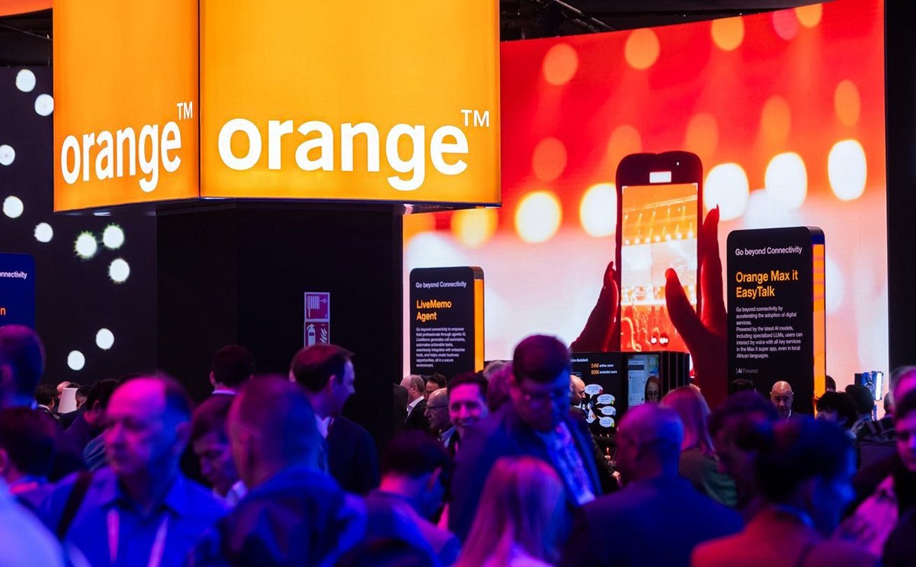 Orange vine cu o soluție pentru apelurile telefonice: afișarea numelui apelantului Operatorul de telefonie Orange a lansat o nouă funcție menită să combată apelurile nedorite și tentativele de înșelăciune prin telefon, tot mai frecvente în ultimii ani