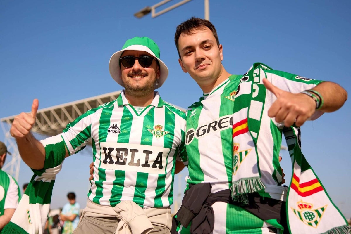La Liga se întoarce în timp: weekend retro cu echipamente de colecție Fotbalul spaniol va face un pas înapoi în timp în luna aprilie