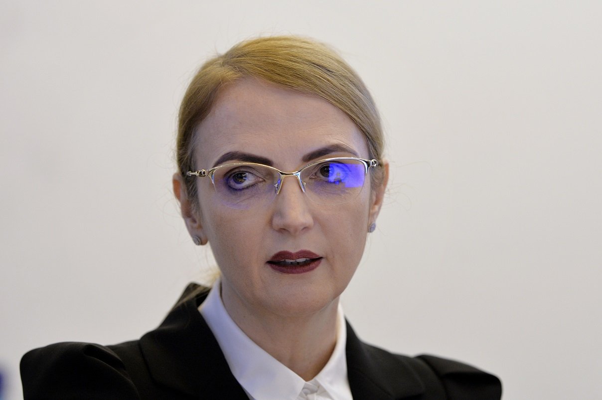 Un nou complet de judecată a fost înlocuit în dosarul de corupție Digi-Mitică Dragomir, după ce magistrații au fost recuzați de către inculpați