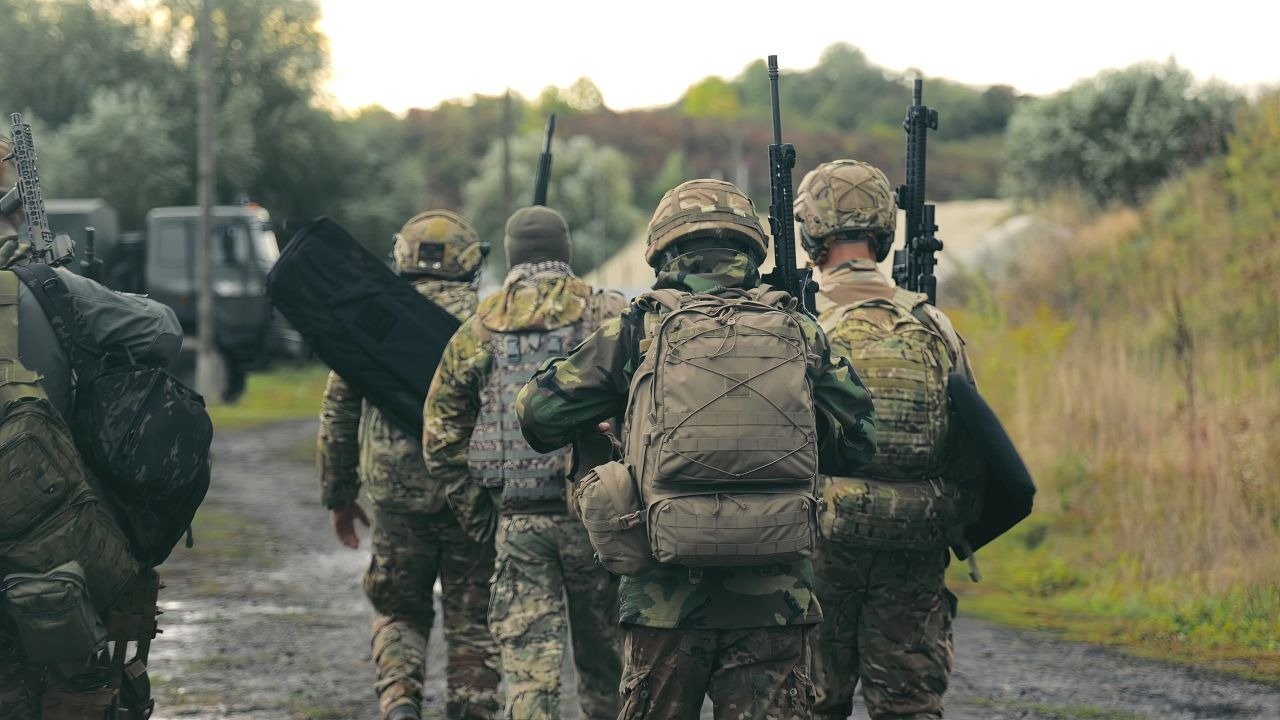 Croația reintroduce armata obligatorie pe fondul tensiunilor geopolitice Zagreb, Croația – Serviciul militar obligatoriu va fi reluat în Croația începând de luni, marcând o schimbare semnificativă în politica de apărare a țării