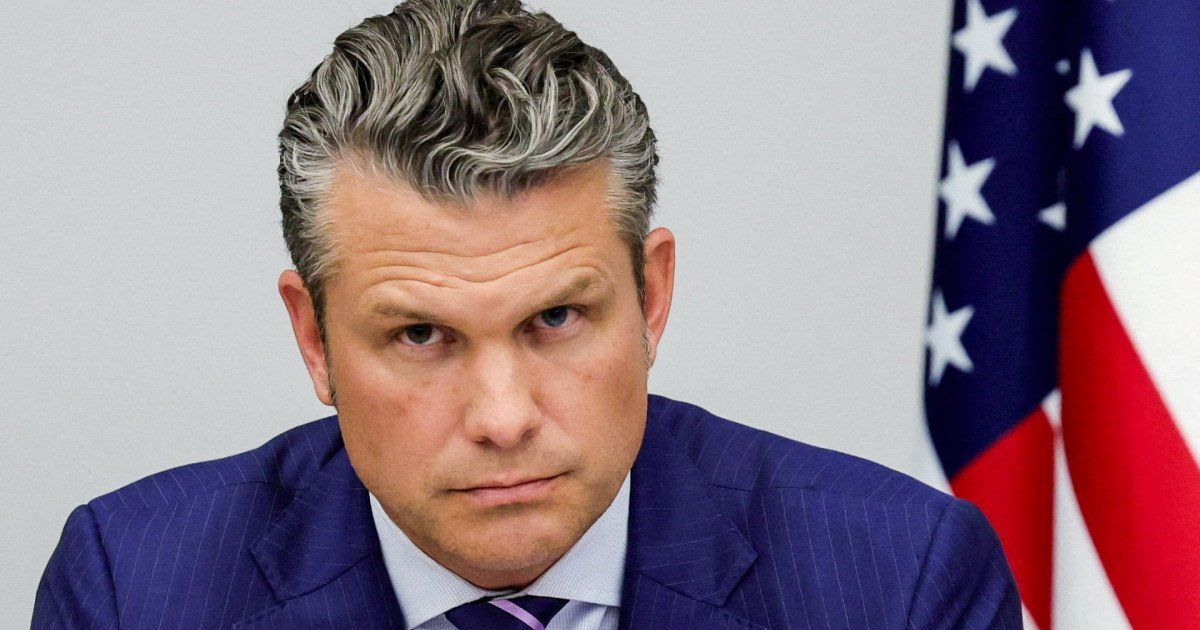 Conflict la nivel înalt: Pentagonul apasă pe un startup de inteligență artificială Secretarul american al Apărării, Pete Hegseth, l-a convocat pe Dario Amodei, CEO-ul companiei de inteligență artificială Anthropic, pentru discuții