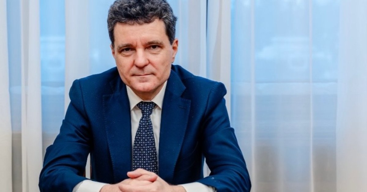 Nicușor Dan discută cu președintele Consiliului European înaintea reuniunii de la Bruxelles Primarul general al Capitalei, Nicușor Dan, a avut o convorbire telefonică cu președintele Consiliului European, Charles Michel, luni, pentru a aborda prioritățile României și temele majore care vor fi discutate în cadrul reuniunii liderilor europeni de la Bruxelles, programată pentru 19-20 martie