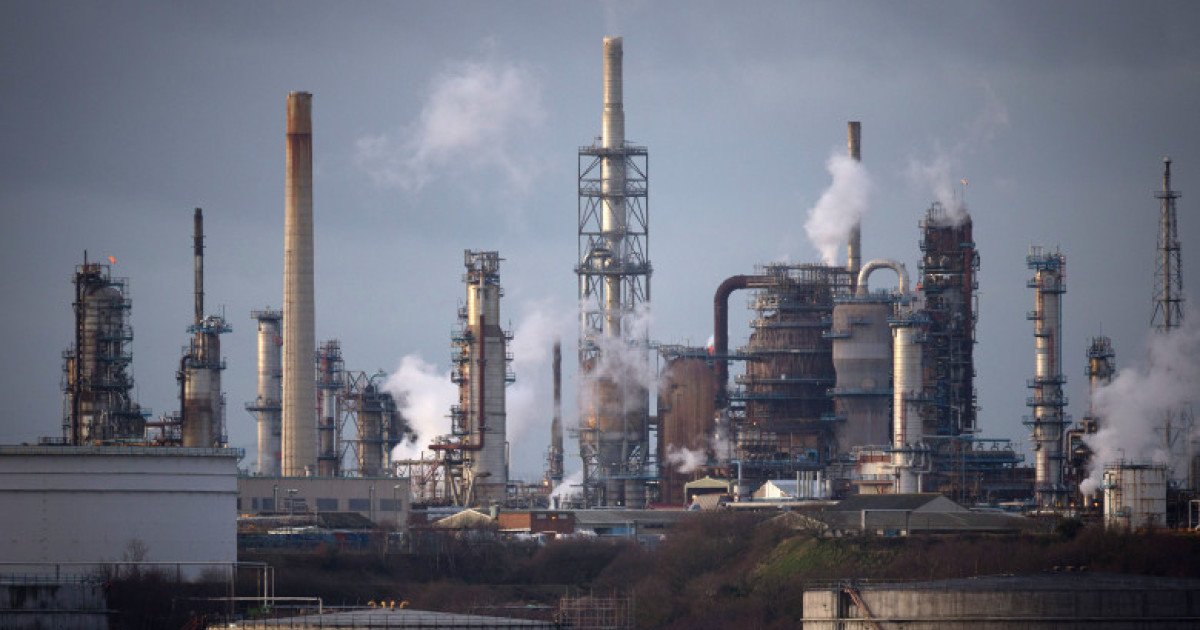 Aprovizionarea cu combustibil a României, asigurată, în ciuda tensiunilor din Orientul Mijlociu Ministrul Energiei, Bogdan Ivan, a declarat luni, la Digi24, că România nu este afectată de oprirea unei rafinării din Arabia Saudită, ca urmare a conflictului din Orientul Mijlociu