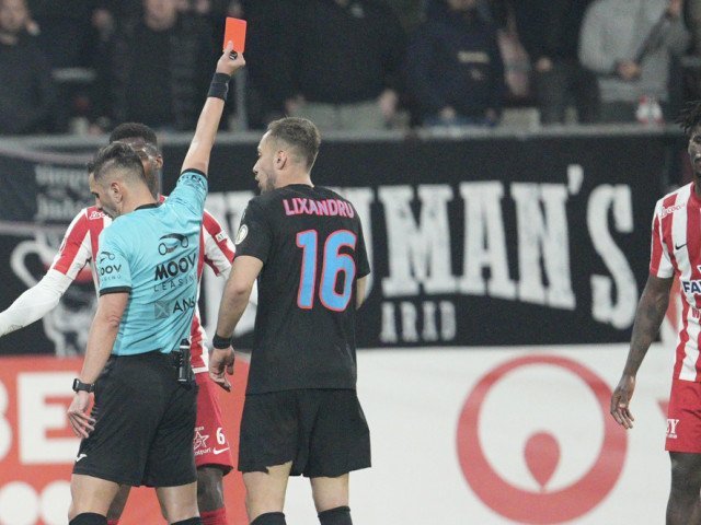 UTA Arad nu va aplica pentru licența UEFA și își concentrează eforturile pe play-out UTA Arad nu va face demersurile necesare pentru a obține licența UEFA, chiar dacă ar fi fost eligibilă, a anunțat Alexandru Meszar, președintele clubului