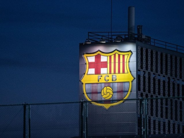 Dueluri de foc pe teren și în culise la Barcelona Finalul sezonului aduce nu doar bătălii pe gazon, ci și mișcări importante în ceea ce privește viitorul unor echipe de fotbal