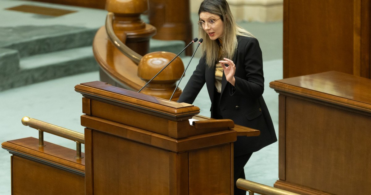 Scandal la Barajul Mihăileni: Ministrul Mediului Acuză „Populism” și Promite Soluții Juridice Ministrul Mediului, Diana Buzoianu, a prezentat luni, în plenul Camerei Deputaților, o analiză a situației barajului Mihăileni, din județul Hunedoara