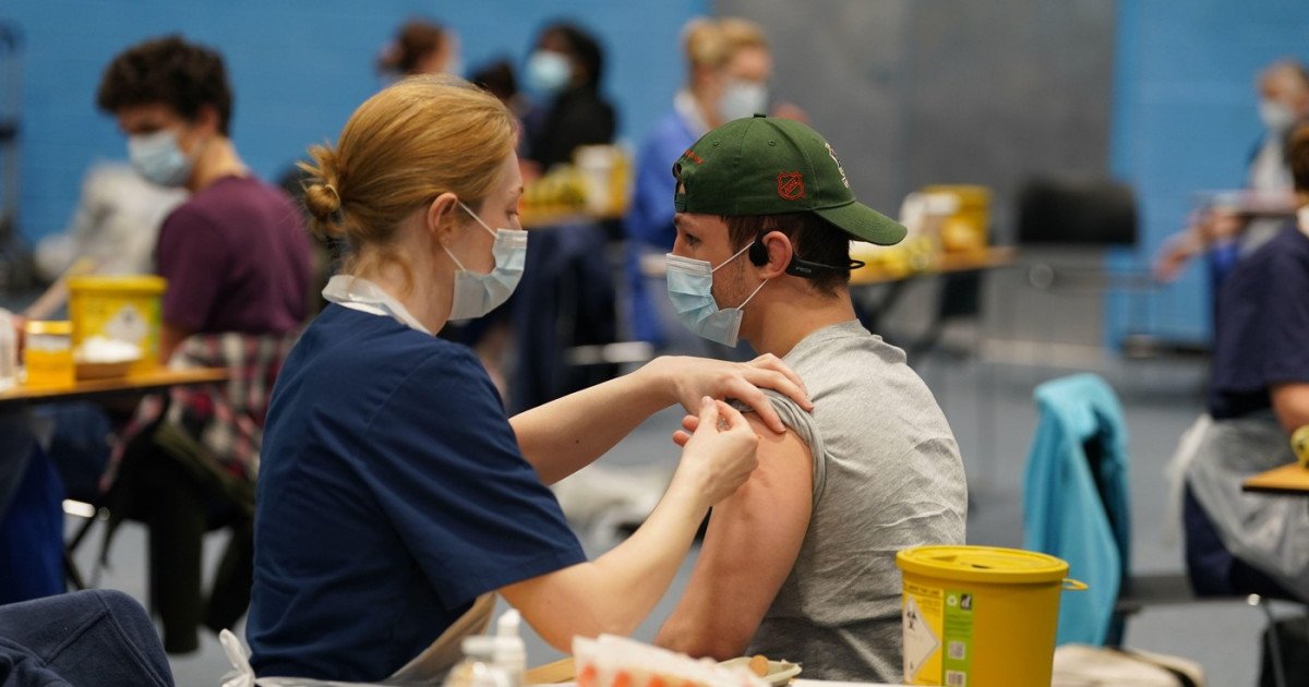 Focar de meningită în Marea Britanie: România, printre țările fără vaccin inclus în schema națională Un focar de meningită în Marea Britanie a generat îngrijorare în Europa, după ce doi tineri și-au pierdut viața, iar zeci de persoane au fost diagnosticate cu boala