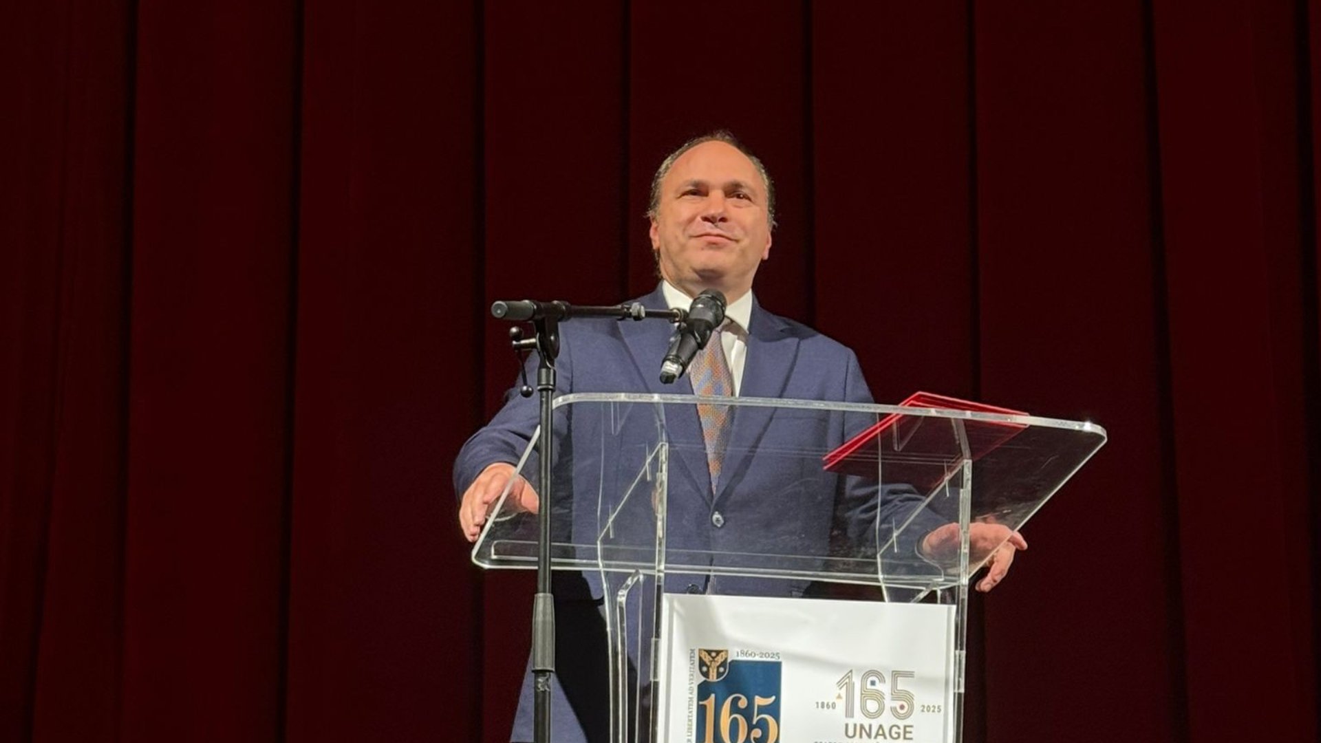 Mihai Dimian a depus jurământul pentru funcția de ministru al Educației Mihai Dimian a fost învestit oficial în funcția de ministru al Educației