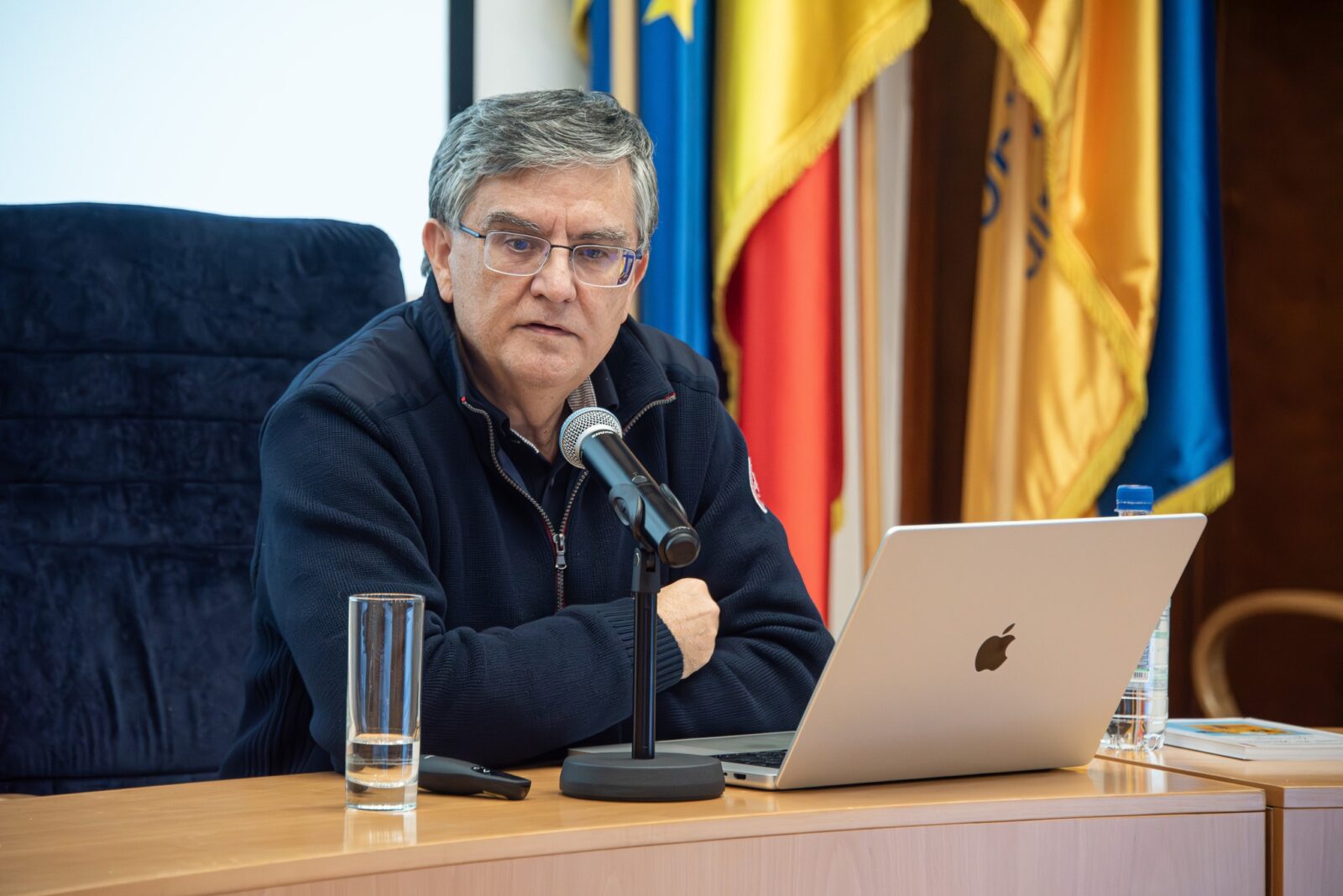 Unirea cu Republica Moldova: Viziunea lui Mircea Dumitru, candidat la Academia Română Profesorul Mircea Dumitru, fost ministru al Educației și fost rector al Universității din București, a abordat subiectul unirii cu Republica Moldova, într-un interviu recent