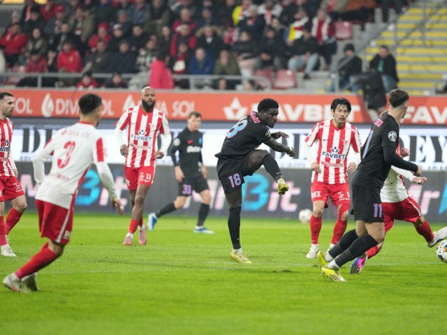 UTA Arad își consolidează atacul cu Patriot Sejdiu UTA Arad a anunțat oficial, joi, transferul lui Patriot Sejdiu, un fotbalist kosovar cu cetățenie suedeză, care va evolua pe postul de mijlocaș de bandă