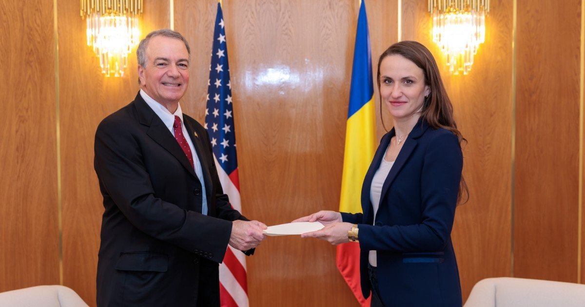 Ambasadorul american în România, întâlnire cu ministrul afacerilor externe pentru a discuta despre consolidarea parteneriatului strategic Ambasadorul Statelor Unite ale Americii în România, Darryl Nirenberg, s-a întâlnit cu ministrul român al afacerilor externe, Oana Țoiu, pentru a aborda aspecte legate de consolidarea Parteneriatului Strategic dintre România și SUA