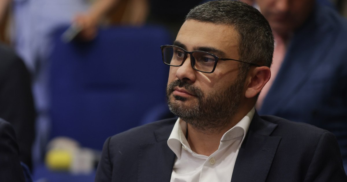 Manole: Bugetul pentru asistență socială, redus cu un miliard de lei în 2026 Ministrul Muncii, Florin Manole, a declarat într-un interviu pentru Digi24 că proiectul de buget pentru anul 2026 prevede o alocare mai mică de fonduri pentru asistența socială