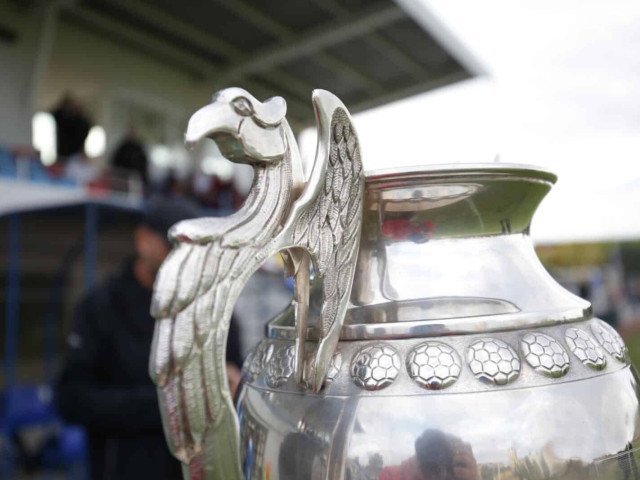 Craiova și Dinamo, favorite la câștigarea Cupei României, conform lui Ilie Dumitrescu După ce Universitatea Craiova a eliminat-o pe CFR Cluj în sferturile de finală, atenția fanilor fotbalului românesc se îndreaptă către semifinalele Cupei României