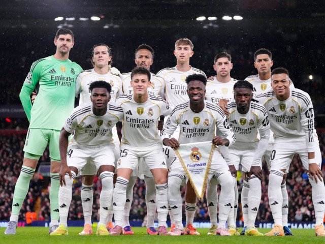 Vidal acuză Real Madrid de „furt” arbitral Fostul mijlocaș al lui Bayern Munchen și Barcelona, Arturo Vidal, a lansat acuzații grave la adresa clubului Real Madrid, susținând că echipa condusă de Florentino Perez a beneficiat de „furt” din partea arbitrilor înainte de introducerea sistemului VAR