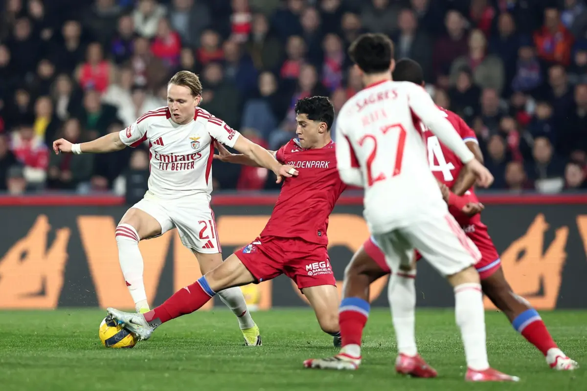 Incidentul Prestianni reaprinde controversele în fotbalul portughez Lisabona – Agustín Prestianni, fotbalistul implicat într-un incident controversat de presupuse insulte rasiste, a revenit ca titular în echipa Benfica