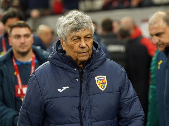 Căbuz, singurul absent din lotul României pentru amicalul cu Slovacia Echipa națională de fotbal a României se pregătește pentru un nou test în vederea pregătirii pentru Euro, un meci amical împotriva Slovaciei