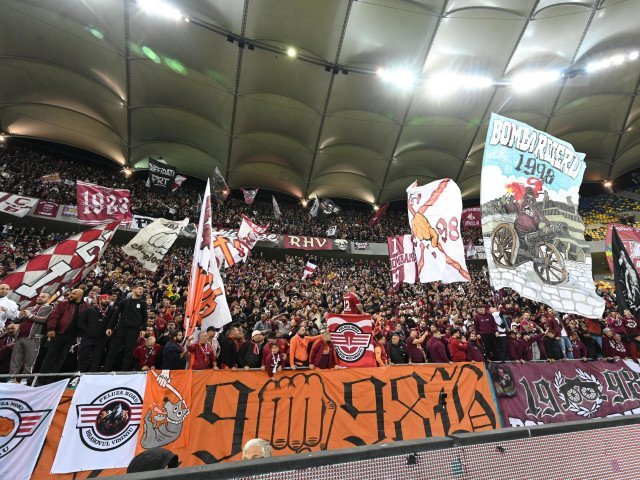 Rapid București va juca toate meciurile din play-off pe stadionul Giulești Rapid București a luat o decizie importantă pentru fanii săi: toate meciurile de pe teren propriu din play-off-ul SuperLigii se vor disputa pe stadionul Giulești