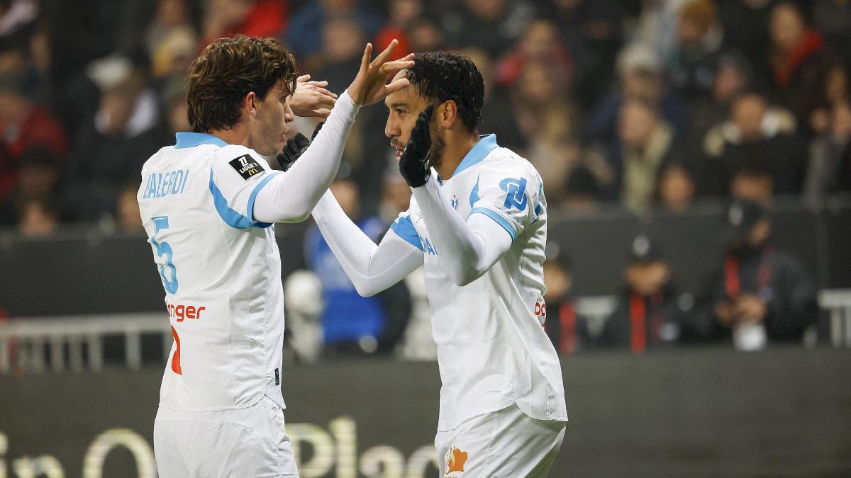 Aubameyang, eroul lui Marseille într-un Olympico spectaculos Marseille a obținut o victorie dramatică, scor 3-2, în fața unui adversar neprecizat, într-un meci plin de răsturnări de situație