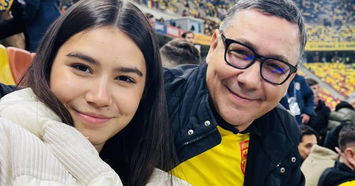 Ponta cere anchetă în cazul fiicei sale și acuză MAE de minciună Fostul premier Victor Ponta solicită o anchetă pentru a clarifica circumstanțele repatrierii fiicei sale din Emiratele Arabe Unite, acuzând Ministerul Afacerilor Externe (MAE) că a mințit în legătură cu îndeplinirea de către aceasta a criteriilor de repatriere