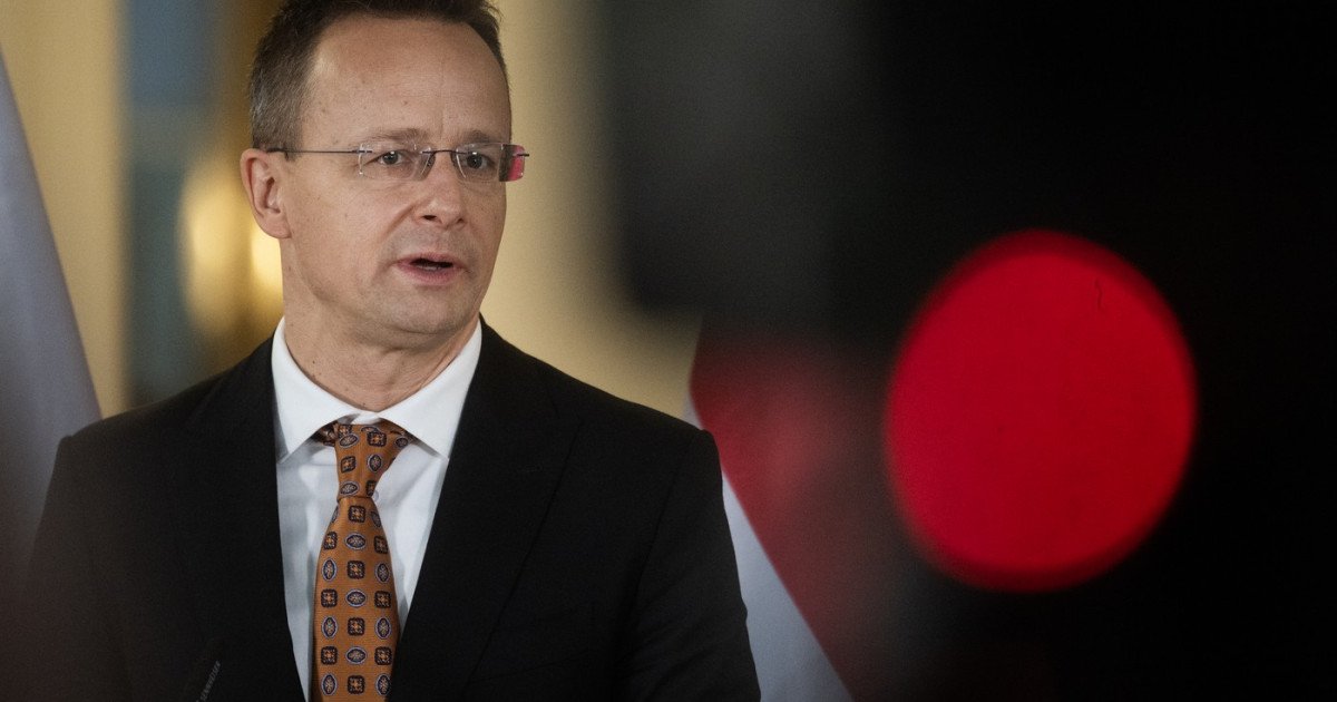 Acuzații grave la adresa diplomației ungare: Szijjarto, suspectat de trădare de secrete UE către Moscova Budapesta se confruntă cu acuzații extrem de grave după ce un raport publicat de Washington Post sugerează că ministrul de Externe, Peter Szijjarto, ar fi transmis informații confidențiale din cadrul reuniunilor Uniunii Europene către Rusia