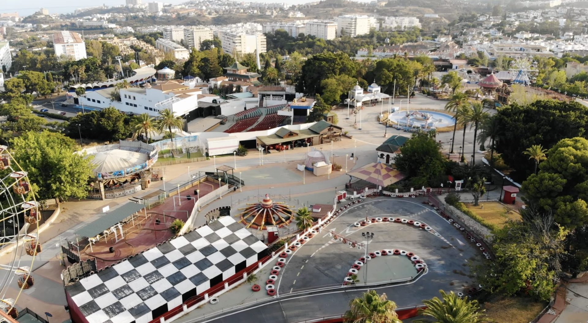 Parcul de distracții Tivoli World din Spania se redeschide după transformarea de 100 de milioane de euro Unul dintre cele mai renumite parcuri de distracții din Costa del Sol, Spania, se pregătește să-și redeschidă porțile în 2026, după o perioadă de închidere cauzată de dificultăți financiare și de pandemia de COVID-19