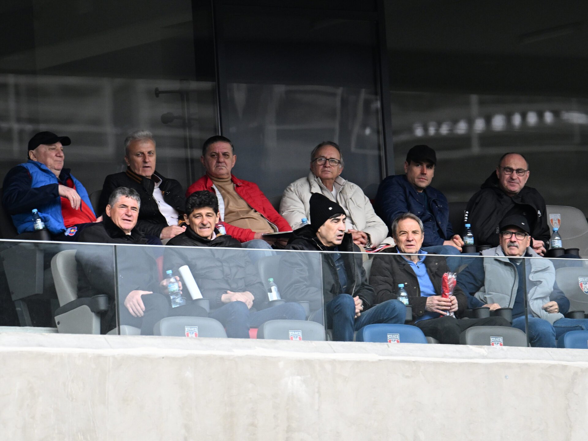 Lăcătuș, dezamăgit de sistemul de acordare a pensiilor de merit: „O bătaie de joc” Fostul mare fotbalist Marius Lăcătuș a criticat vehement sistemul de acordare a pensiilor de merit în România, catalogând procedura ca fiind o „bătaie de joc” la adresa sportivilor care au reprezentat țara cu succes