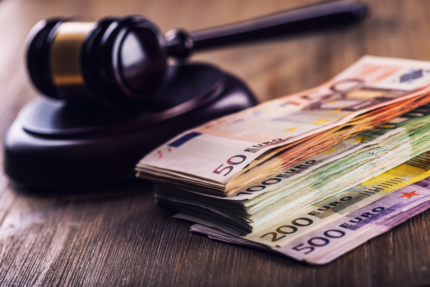 Bolojan anunță o nouă lege a salarizării bugetarilor și măsuri pentru absorbția fondurilor europene Guvernul va propune o nouă lege privind salarizarea bugetarilor în această vară, a anunțat premierul Ilie Bolojan într-un interviu pentru G4Media