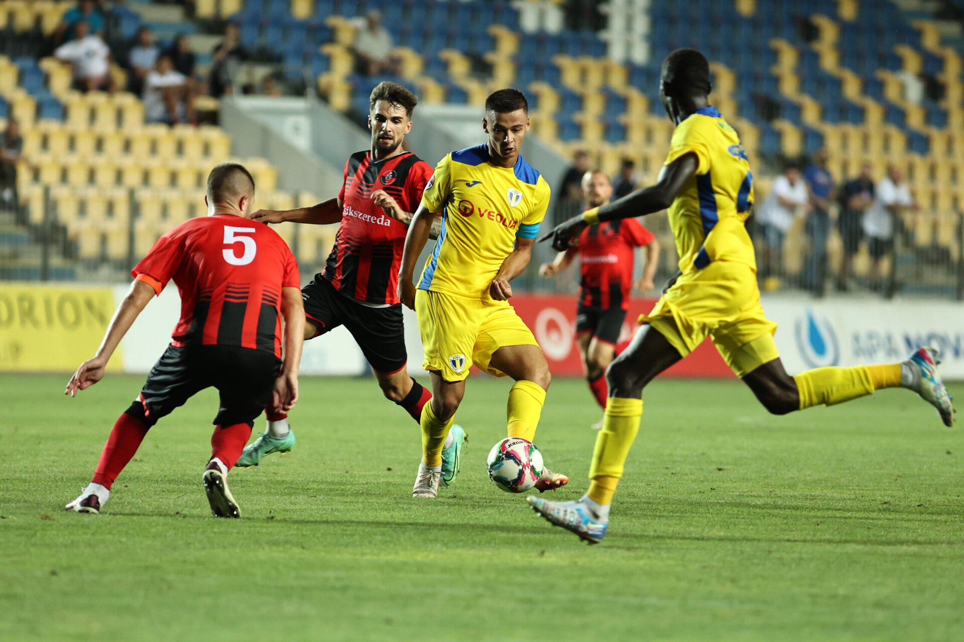 Csikszereda, în direct și text în etapa 29 din Superliga României
(sau, alternativ:)
Superliga: Csikszereda, meci live text în etapa 29