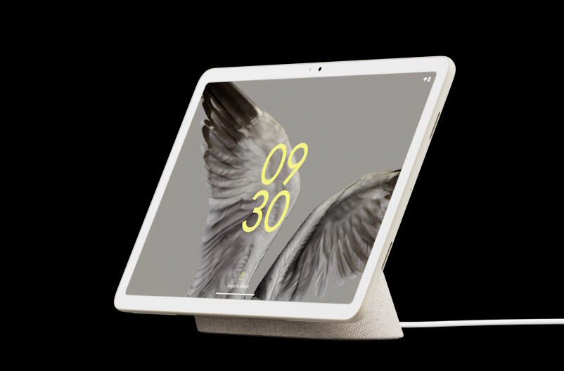 Google îmbunătățește experiența pe Pixel Tablet cu funcția „Desktop Windowing”, aducând un mod de lucru similar cu cel al unui computer