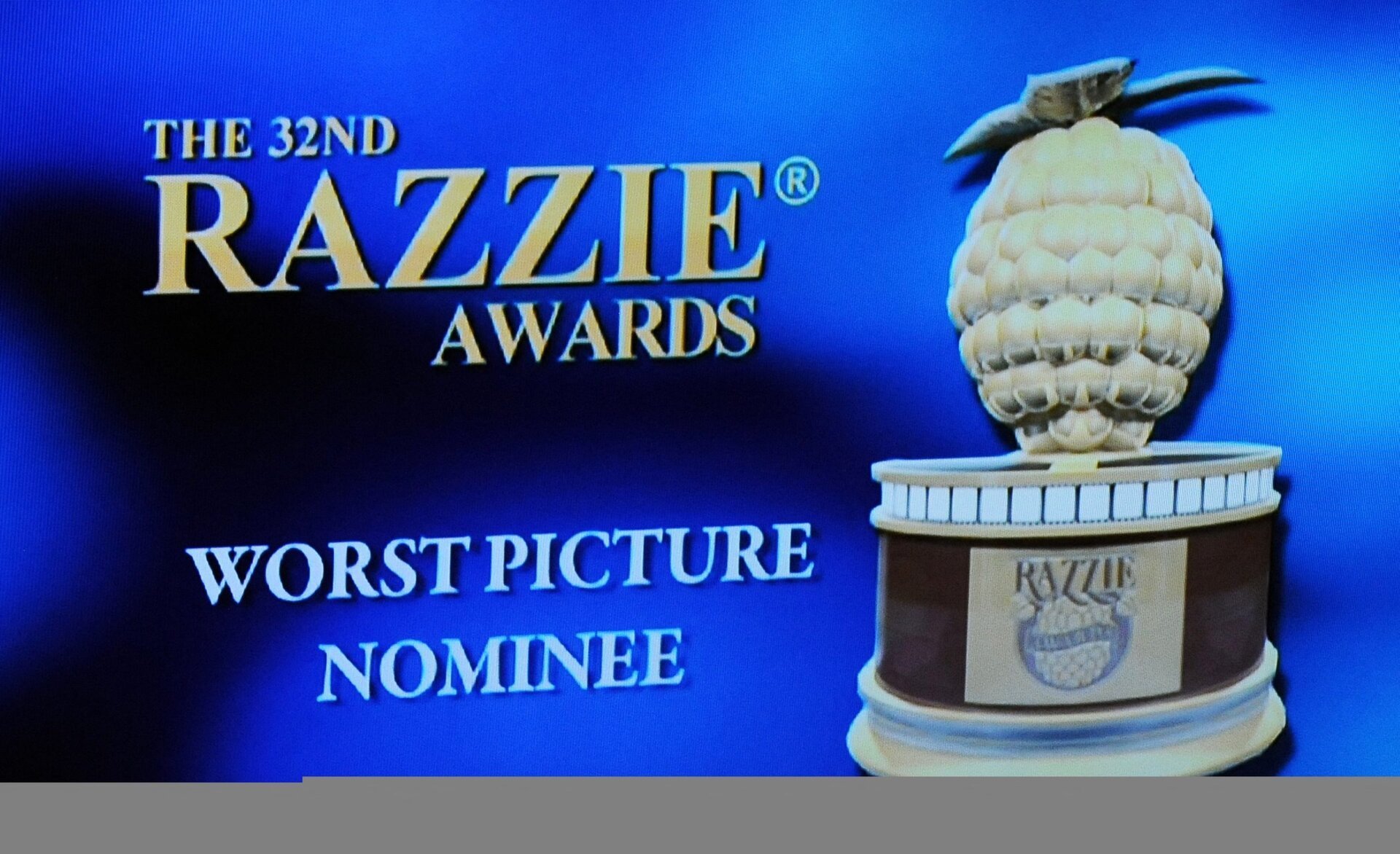 „Războiul lumilor” din 2025, un fiasco total la premiile „Zmeura de Aur” Sâmbătă seară, la cea de-a 46-a ediție a Premiilor „Zmeura de Aur”, filmul american de science-fiction „Războiul lumilor”, inspirat din romanul clasic al lui H.G