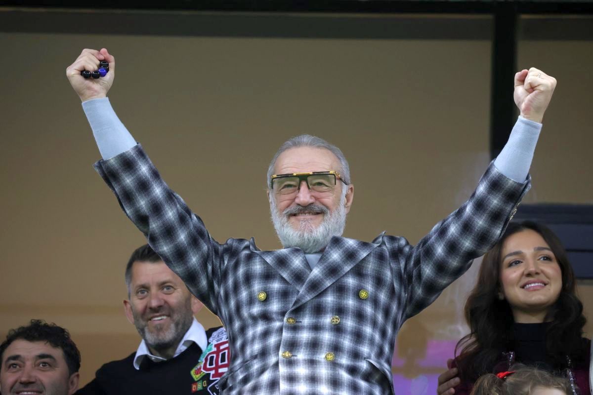 Ivan, ținta lui Becali pentru sezonul viitor: Rădoi îl curtează, dar chinezii stau la pândă FCSB își pregătește terenul pentru viitorul sezon, chiar dacă actuala stagiune nu a fost una reușită pe plan intern