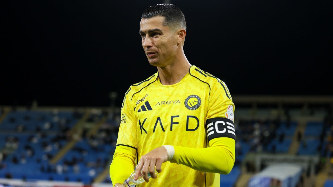 Cristiano Ronaldo, accidentat la mușchiul hamstring: Vești proaste pentru Al Nassr Starul portughez Cristiano Ronaldo este indisponibil pentru Al Nassr, după ce a suferit o accidentare la mușchiul hamstring