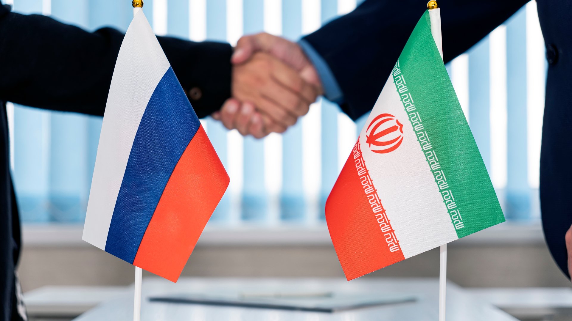 Rusia furnizează Iranului informații despre țintele militare americane în Orientul Mijlociu Potrivit informațiilor obținute de publicația americană The Washington Post, Rusia ar oferi Iranului date despre amplasarea forțelor și echipamentelor militare americane din Orientul Mijlociu