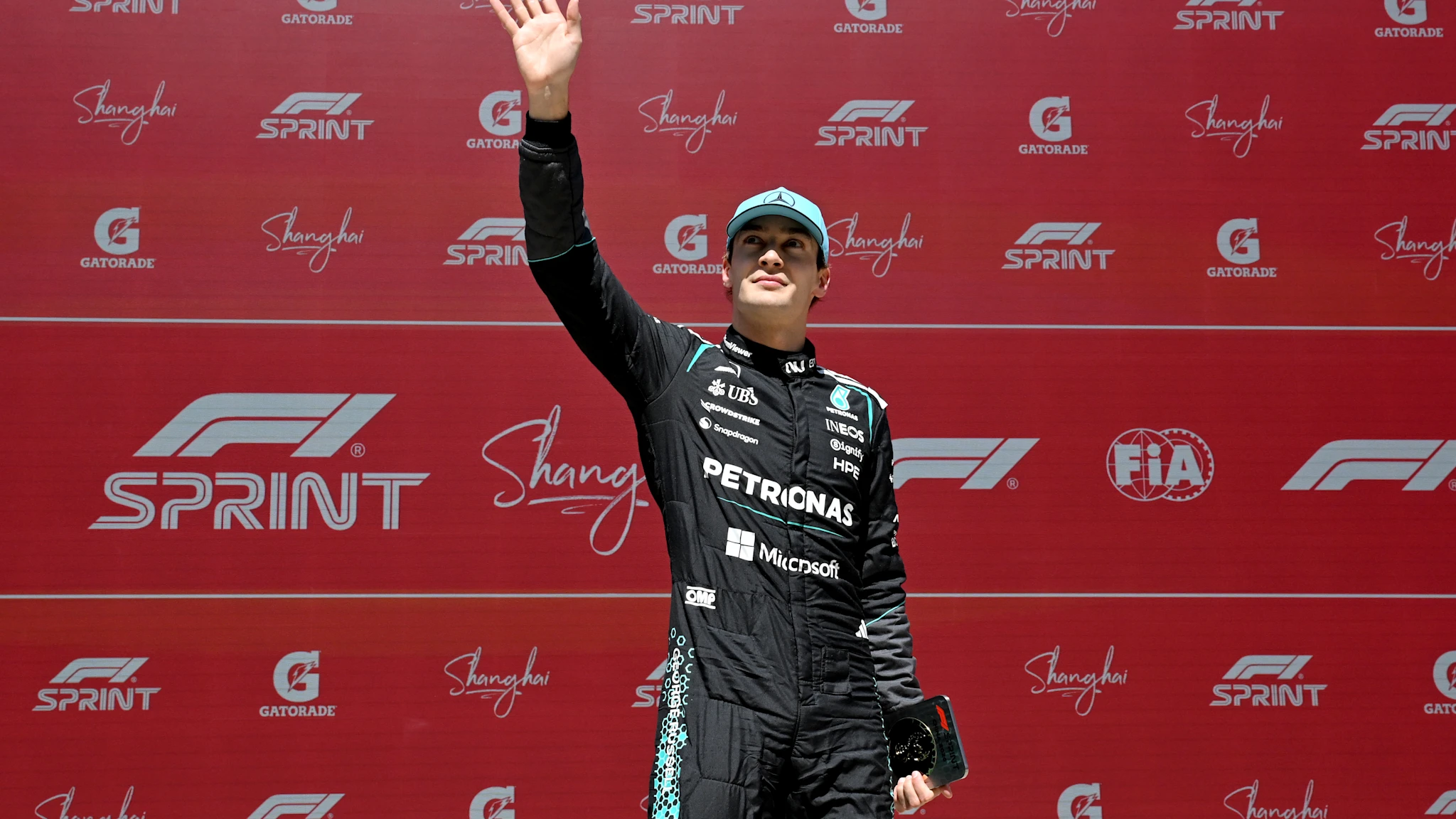 Russell domină sprintul Chinei, Hamilton și Leclerc completează podiumul George Russell, pilotul Mercedes, a obținut o victorie impresionantă în cursa sprint a Marelui Premiu al Chinei, sâmbătă