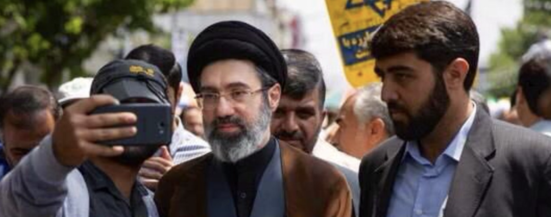 Iranul cere închiderea bazelor americane și amenință cu represalii, într-o declarație atribuită noului lider suprem Televiziunea de stat iraniană a difuzat o declarație atribuită lui Mojtaba Khamenei, considerat noul lider suprem al țării, în care acesta solicită închiderea imediată a tuturor bazelor militare americane din regiune