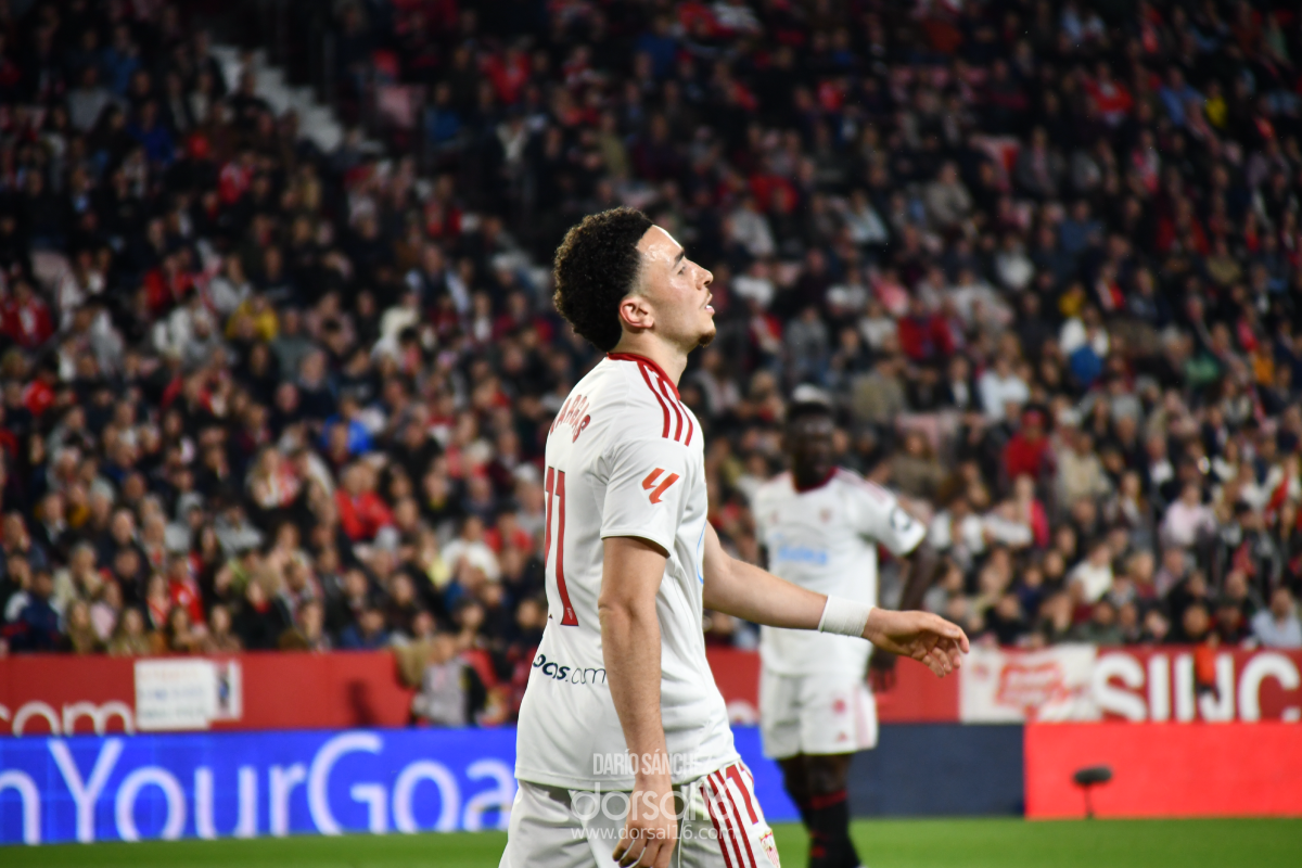 Sevilla FC, în cădere liberă: Valencia obține o victorie crucială în lupta pentru evitarea retrogradării Sevilla FC a suferit o înfrângere usturătoare pe teren propriu, scor 0-2, în fața Valenciei CF, într-un meci crucial pentru ambele echipe în lupta pentru evitarea retrogradării