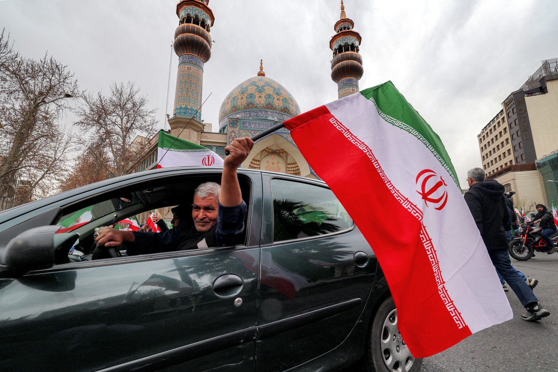 SUBLINIEREA OBIECTIVELOR SUA ÎN RAPORT CU IRANUL: PREVENIREA PROLIFERĂRII NUCLEARE Vicepreședintele american, JD Vance, a clarificat luni, într-un interviu acordat Fox News, că obiectivul principal al acțiunilor președintelui Donald Trump în Iran nu este schimbarea regimului de la Teheran