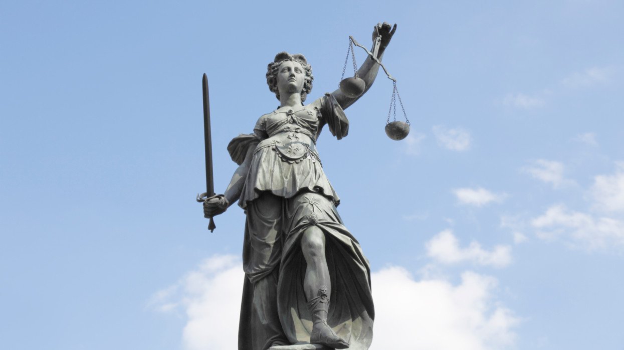 Știi evoluția femeilor de-a lungul istoriei? Testul care îți arată cât de bine cunoști!