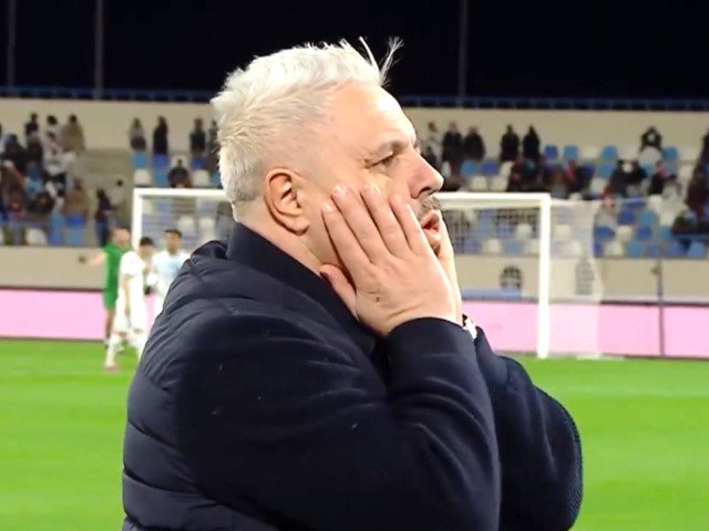Umilință în Arabia Saudită: Șumudică, învins categoric de Al-Fayha Echipa antrenată de Marius Șumudică, Al-Okhdood, a suferit o înfrângere drastică în Arabia Saudită, fiind învinsă cu 5-0 de Al-Fayha