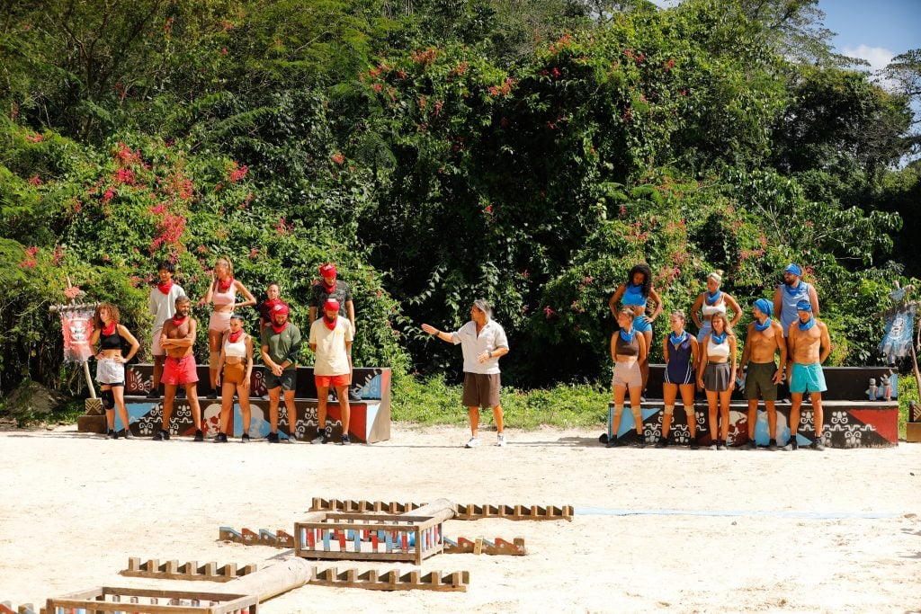 Survior România: Noi provocări și strategii pentru triburi Bucurați-vă de noi momente tensionate și emoționante! Telespectatorii Antena 1 și AntenaPLAY sunt invitați, începând cu ora 20:30, să urmărească noi probe și strategii în cadrul competiției Survivor România