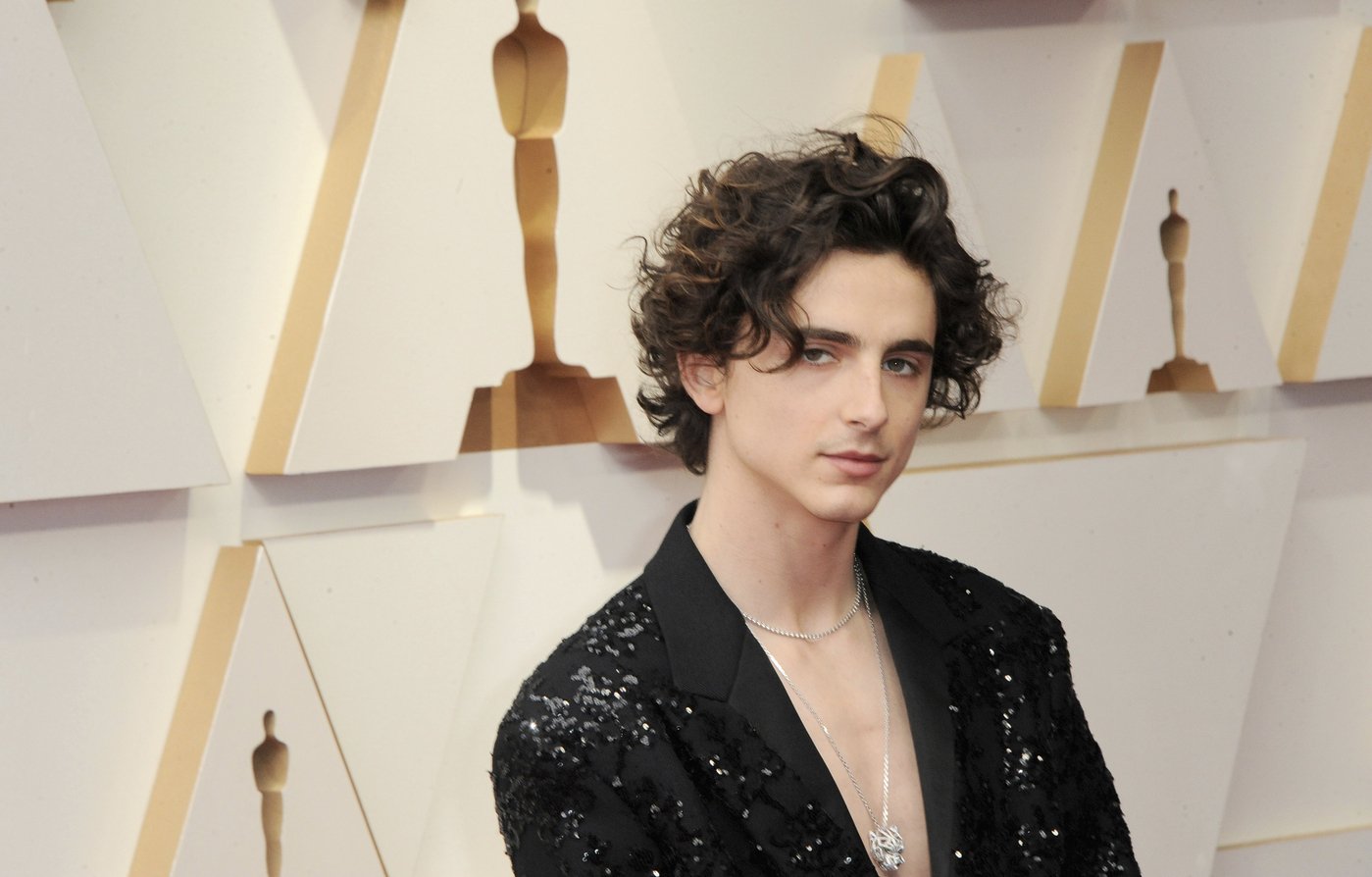 Timothée Chalamet, criticat pentru comentariile despre balet și operă; Opera din Cluj-Napoca răspunde pe TikTok Actorul nominalizat la Oscar, Timothée Chalamet, a stârnit controverse după ce a afirmat că nu ar fi interesat să lucreze în balet sau operă, sugerând că aceste forme de artă sunt menținute în viață mai degrabă din conservare culturală decât din interesul real al publicului