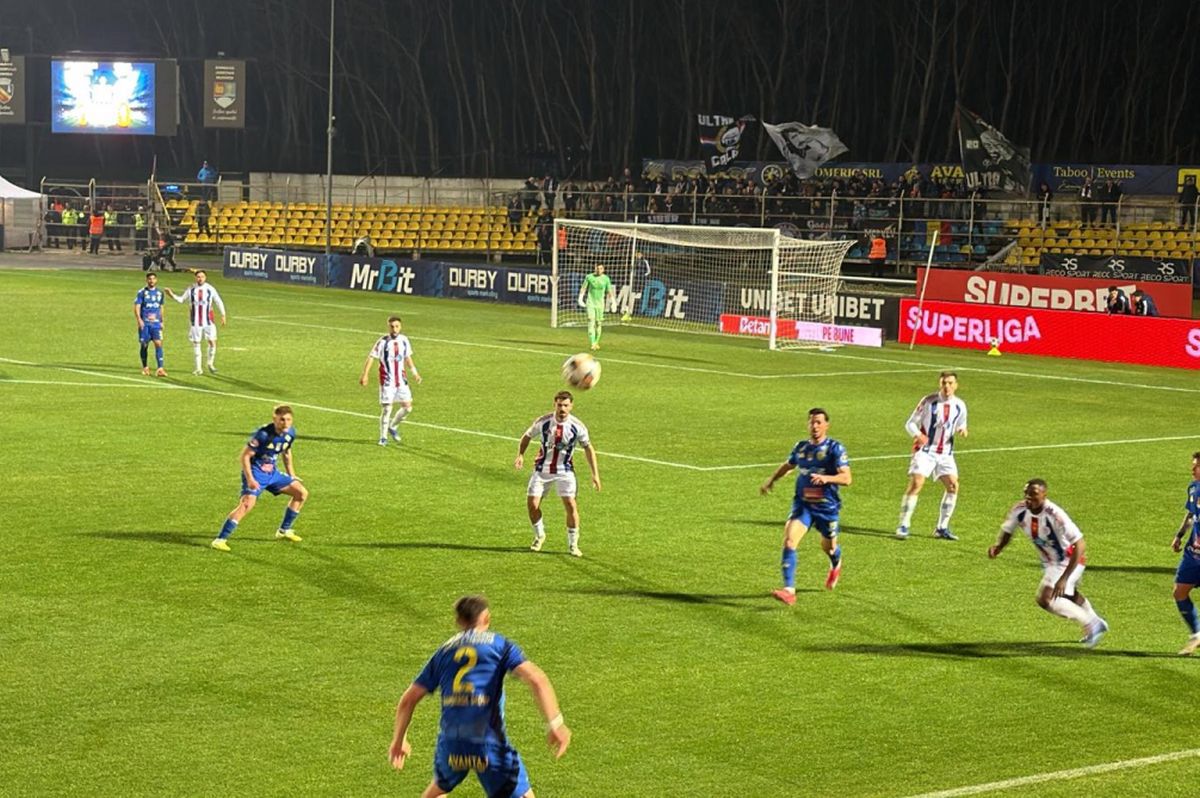 Unirea Slobozia și Oțelul Galați se înfruntă într-un meci crucial din play-out-ul Superligii, partida începând luni, 23 martie 2026, la ora 20:30