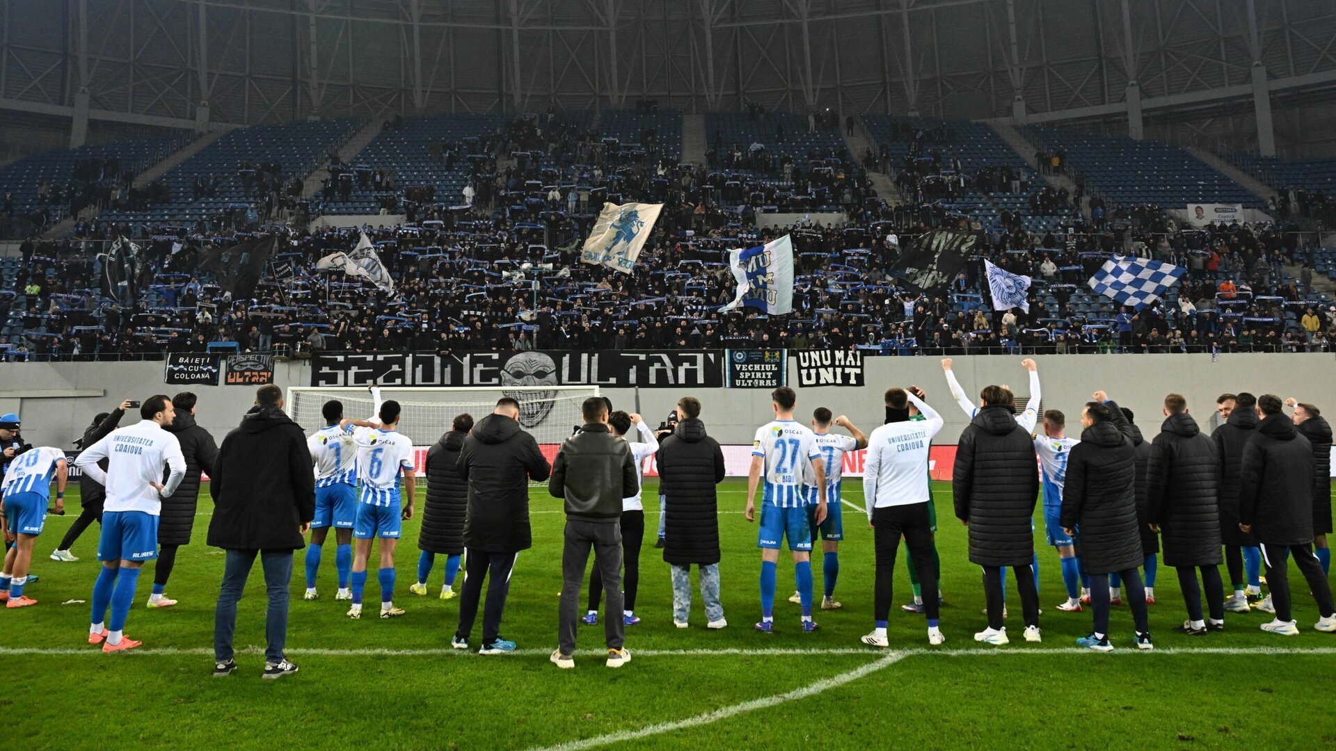 Craiova, sub presiune în play-off: Cârțu avertizează echipa Universitatea Craiova, lider în Superliga cu un avans de patru puncte, este avertizată de președintele onorific Sorin Cârțu că nu își mai permite pași greșiți în play-off