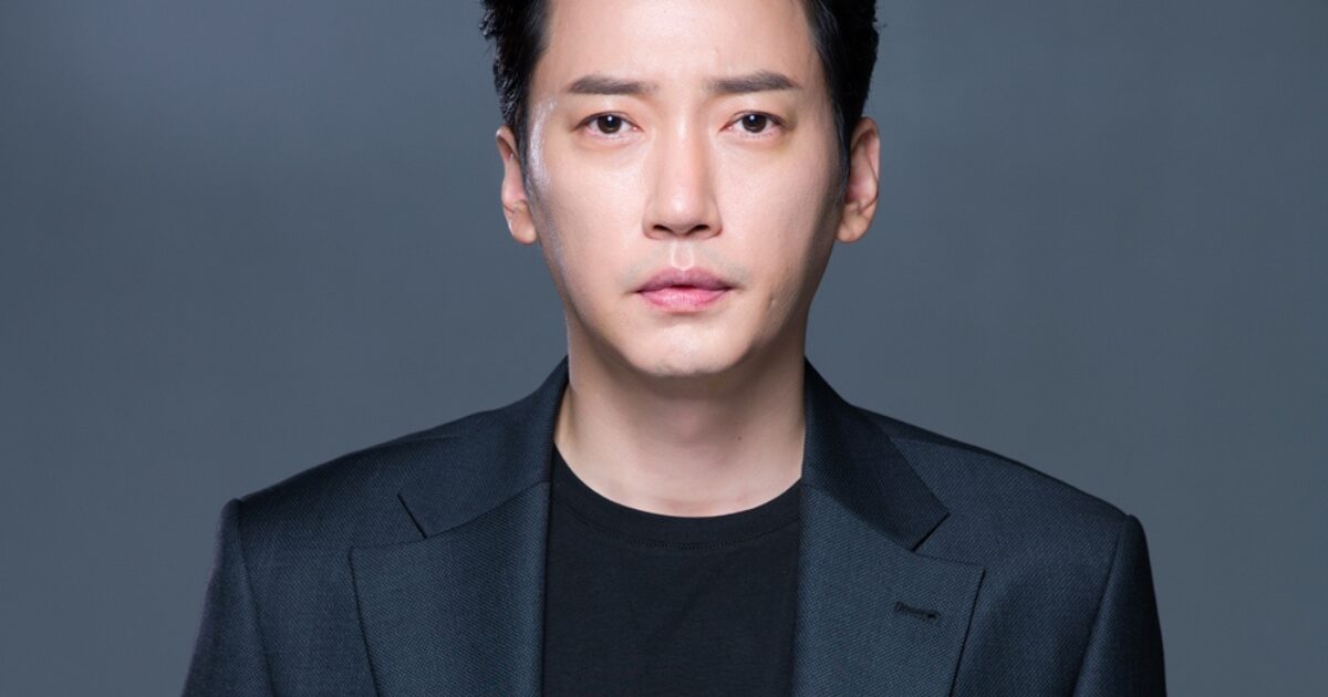 Actorul Lee Sang Bo a fost găsit decedat la vârsta de 44 de ani Actorul sud-coreean Lee Sang Bo a fost găsit fără viață pe 26 martie, la vârsta de 44 de ani