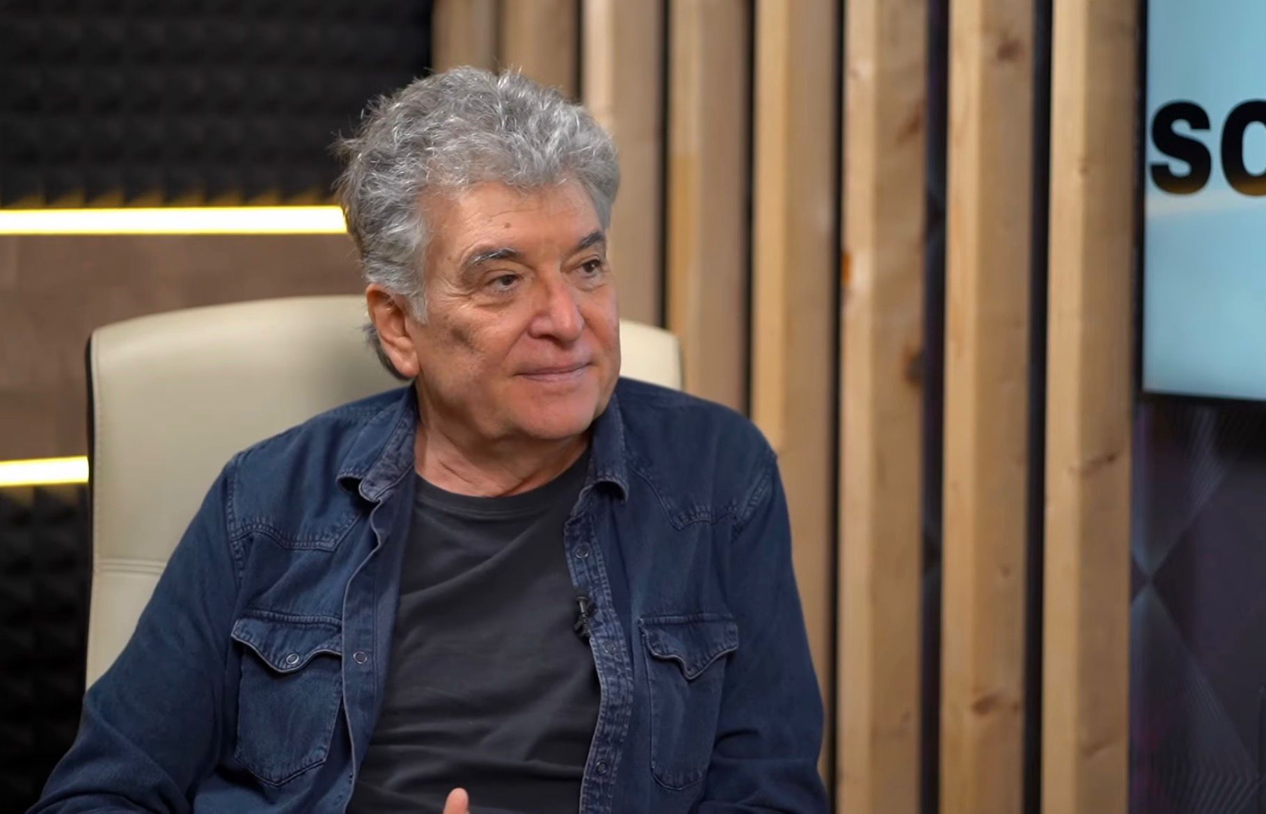 Doliu în muzica românească: A murit basistul Holograf, Iulian Vrabete (70 de ani)