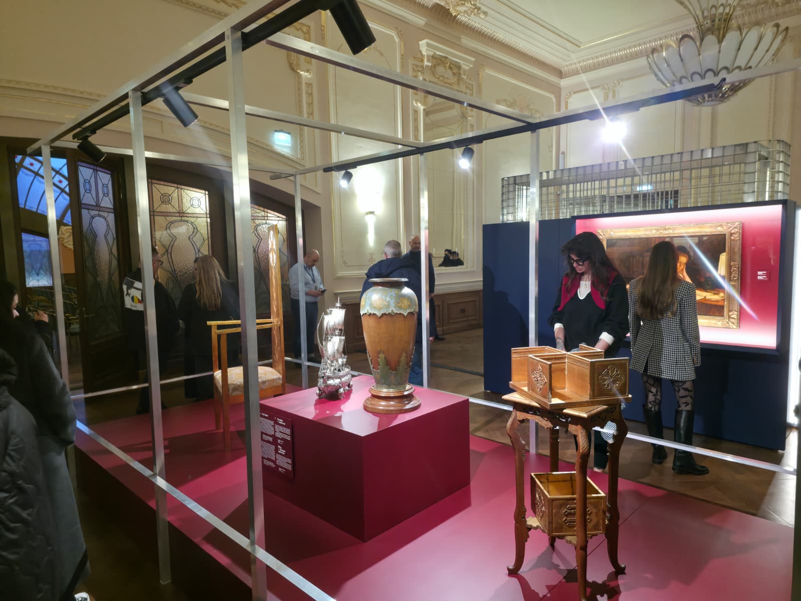 Expoziția „Ea. Regina și Marea” a inaugurat un nou capitol cultural la Cazinoul din Constanța