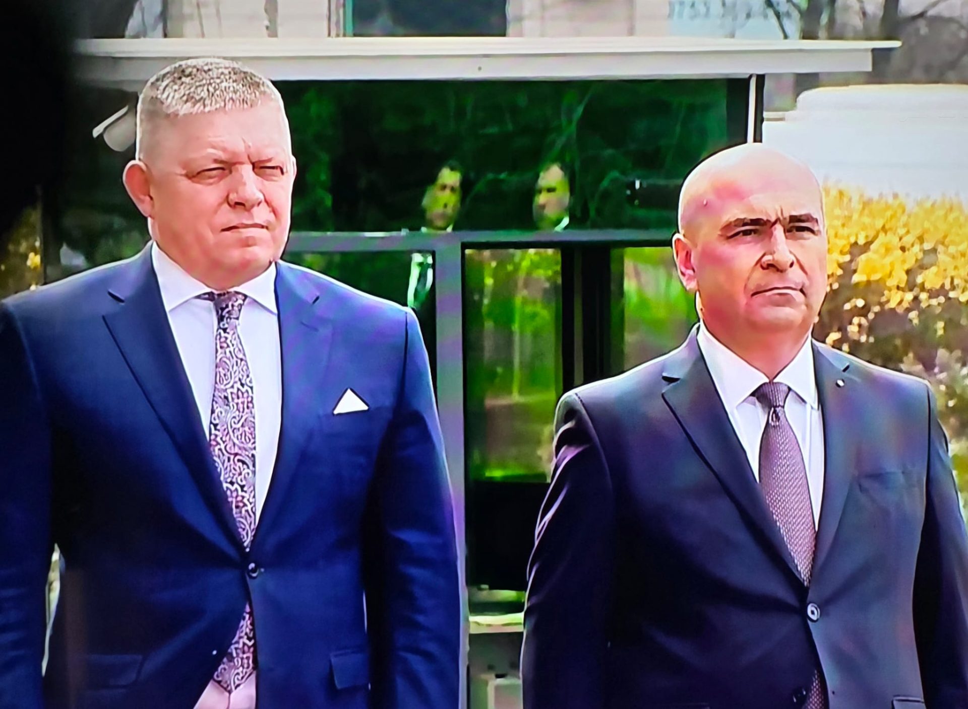 Premierul Ilie Bolojan l-a primit pe omologul său slovac Robert Fico Prim-ministrul Ilie Bolojan l-a primit vineri pe Robert Fico, premierul Slovaciei, într-o vizită oficială la București