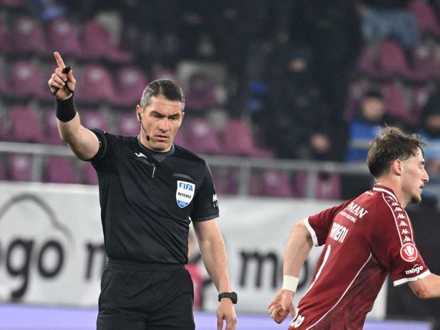 Scandal după Rapid – Dinamo: Arbitraj controversat și reacții vehemente Bucureștiul a fost scena unui nou episod controversat în SuperLiga, unde duelul dintre Rapid și Dinamo a fost marcat de un arbitraj care a stârnit vii dezbateri