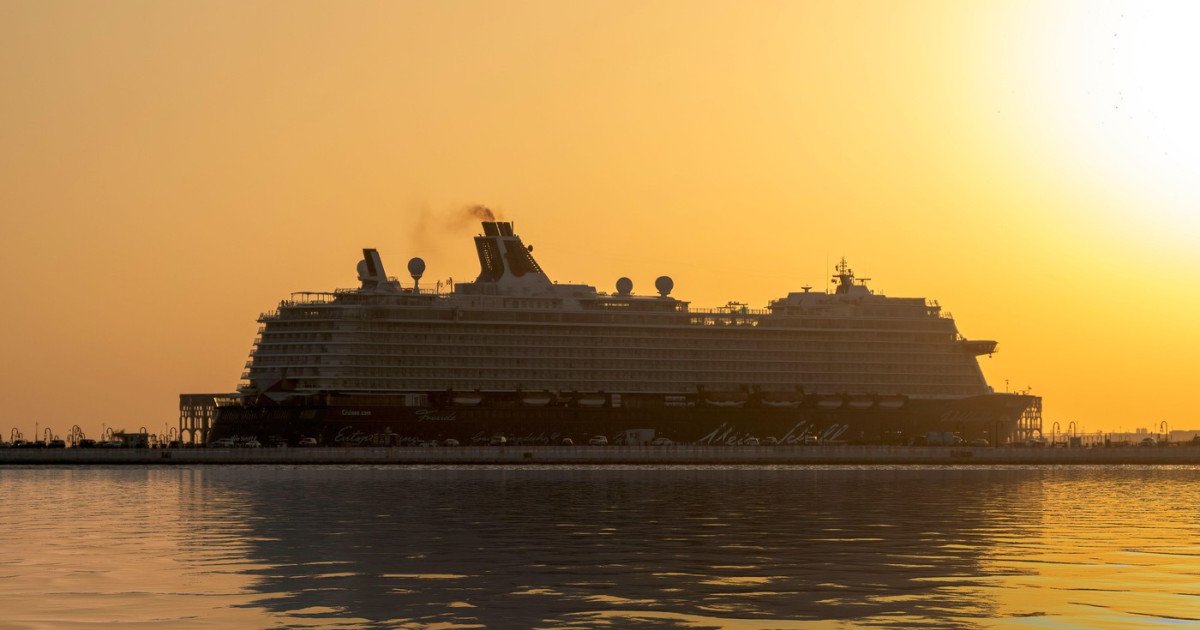 Haos în Golful Persic: Mii de turiști, blocați pe vase de croazieră, după escaladarea conflictului Dubai, Abu Dhabi și Doha sunt teatrele unei crize umanitare în desfășurare, după ce închiderea Strâmtorii Ormuz și deteriorarea situației geopolitice din Orientul Mijlociu au lăsat mii de pasageri de croazieră blocați pe navele lor